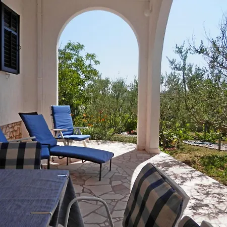 Zivana Apartment *